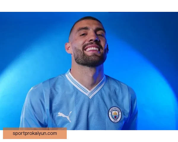 阿尔瓦雷斯与哈兰德替补登场表现稳健